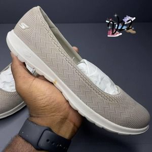 Used Skechers Slip On Women Size 8